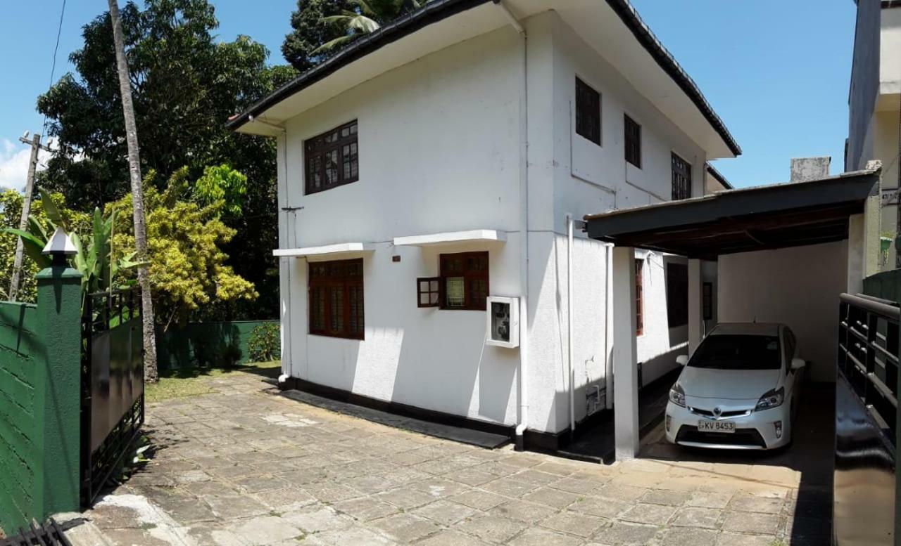 Bed and Breakfast La Sachara Kandy Exterior foto